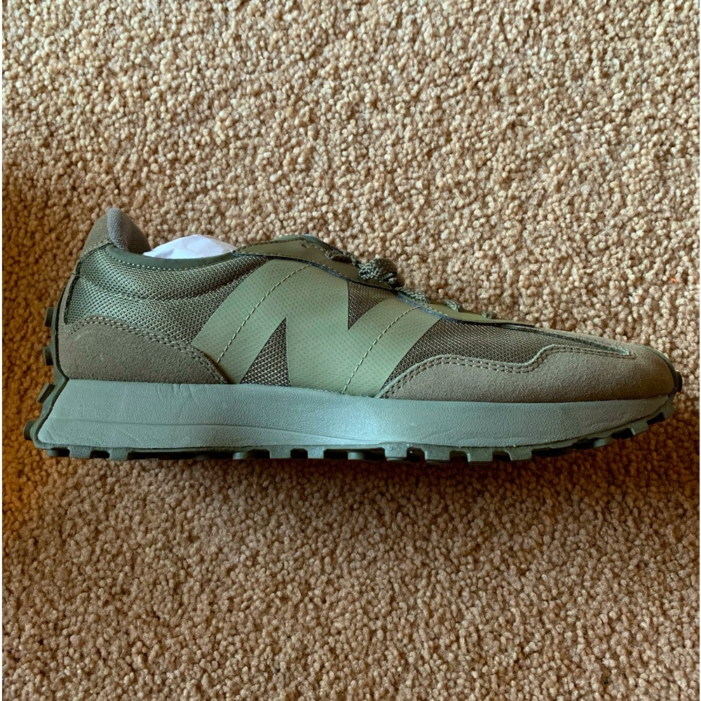 New Balance 327